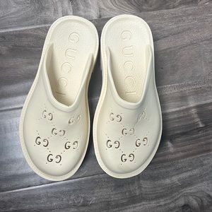 Gucci clogs - barely used. Purchased from Depop.